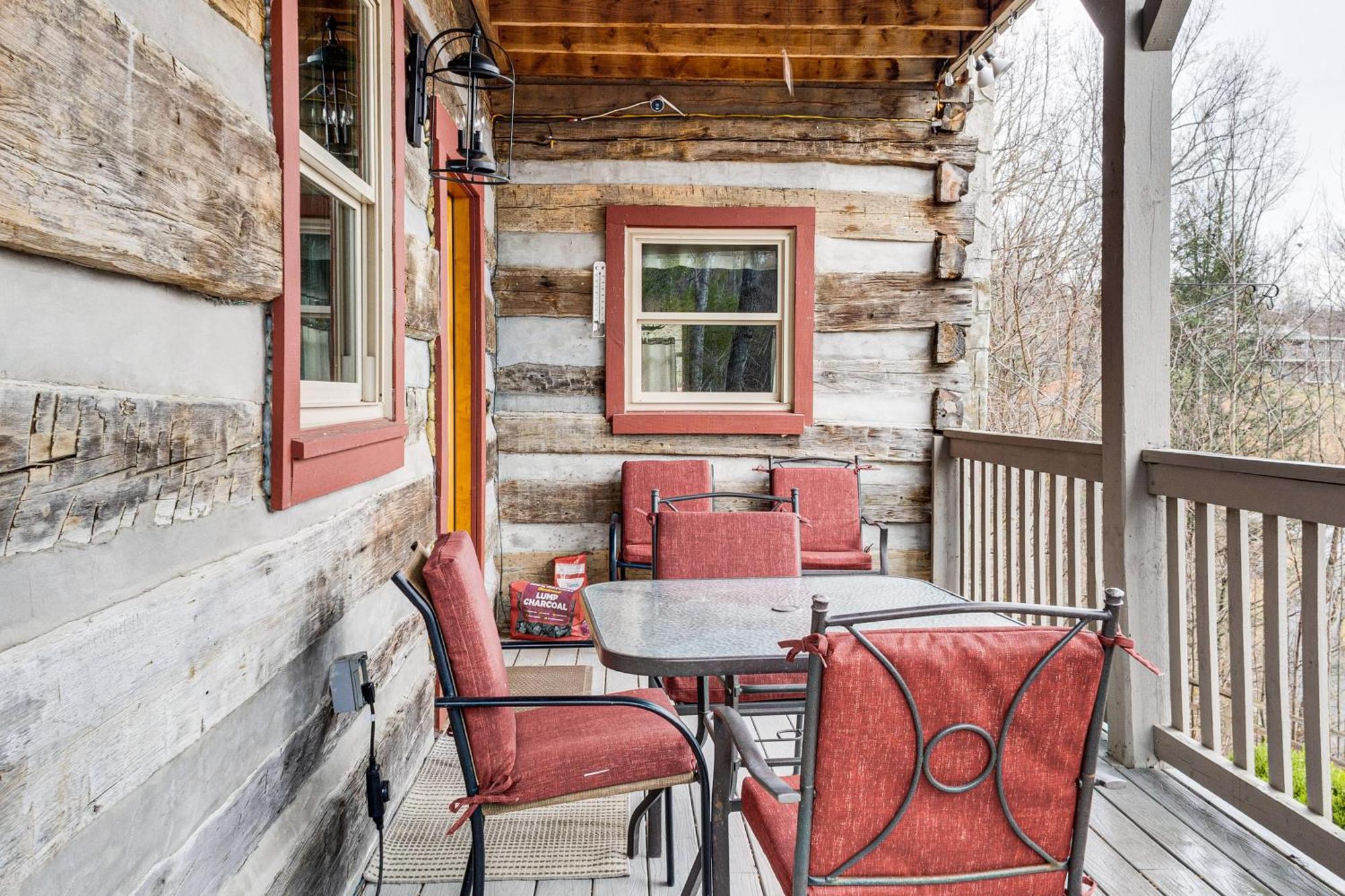 Spacious Gatlinburg Cabin With Hot Tub And Game Room! Exterior foto